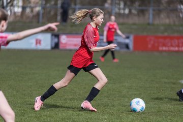Bild 355 - wBJ VfL Pinneberg - Waldd�rfer SV : Ergebnis: 5:0